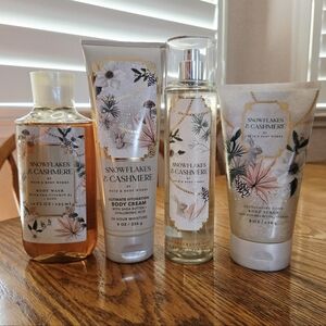 🛍BOGO 50% OFF❄️🛁 NWT‼️ BW "Snowflakes and Cashmere" 4-piece Collection